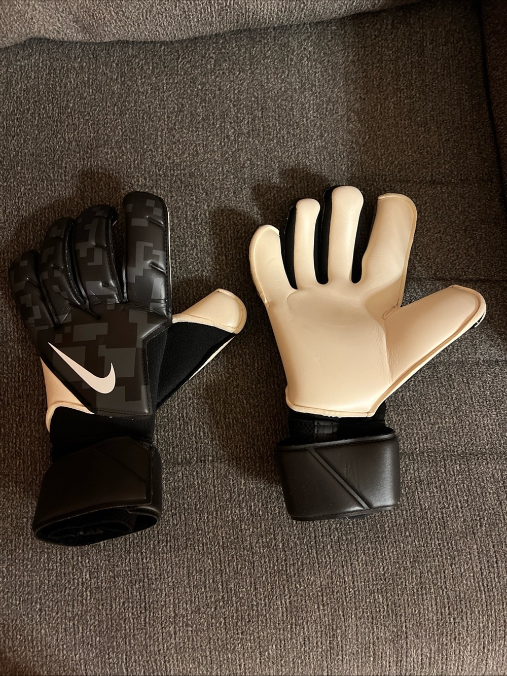 NEW NIKE GOALKEEPER SOCCER GLOVES VAPOR GRIP 3 REVERSE STITCH PRO ISSUE SIZE 8